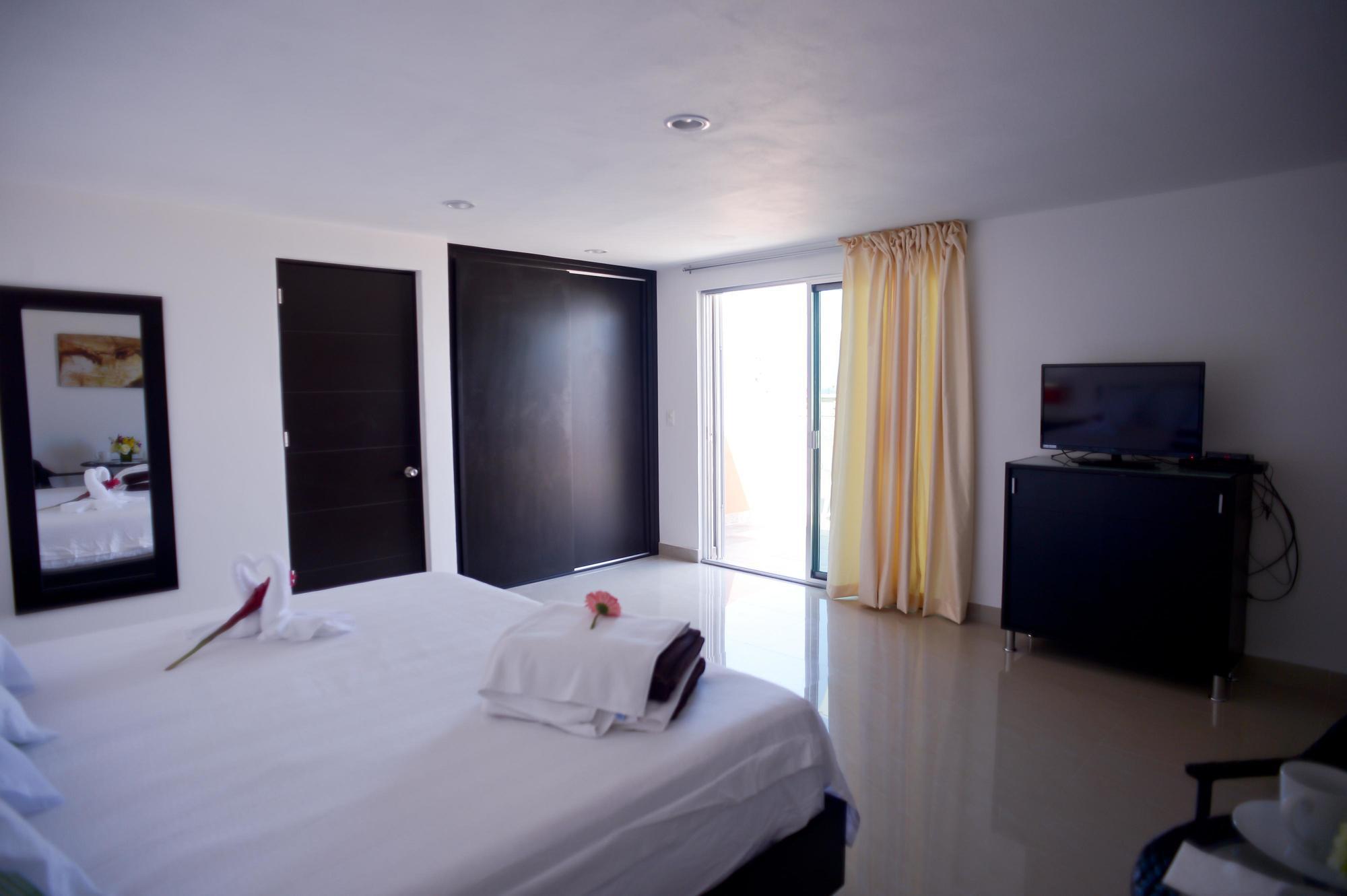 Sunrise 42 Suites Hotel 신데 델 카르멘 외부 사진
